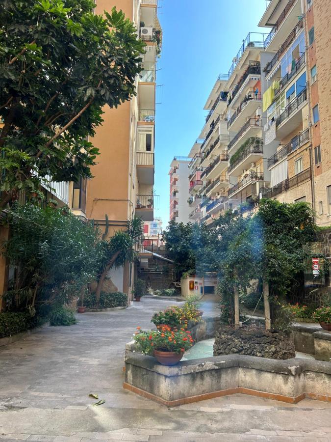 Vomero Suite And Deluxe Room B&B Napoli Exterior foto