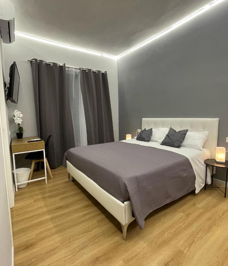 Vomero Suite And Deluxe Room B&B Napoli Exterior foto