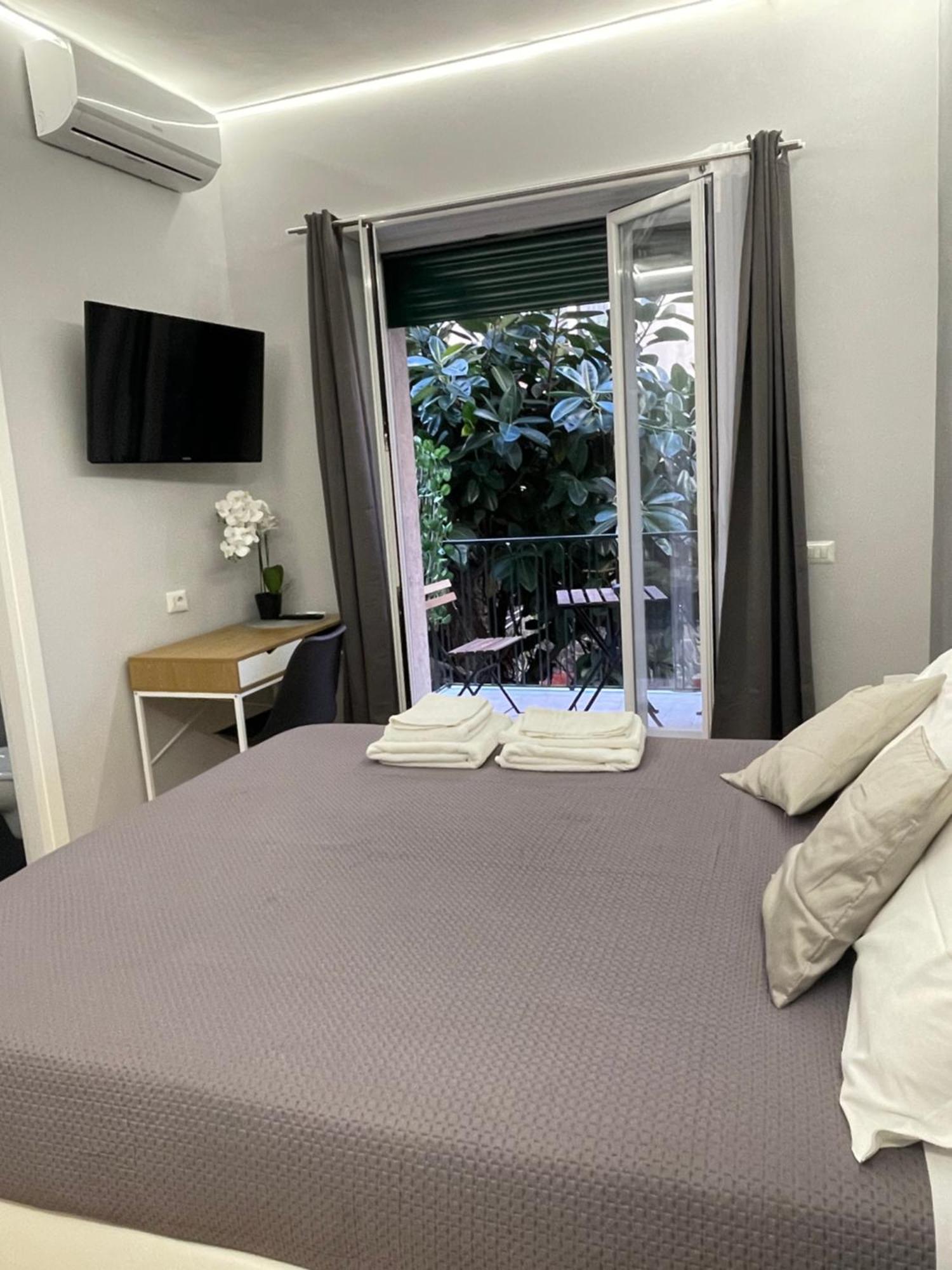 Vomero Suite And Deluxe Room B&B Napoli Exterior foto